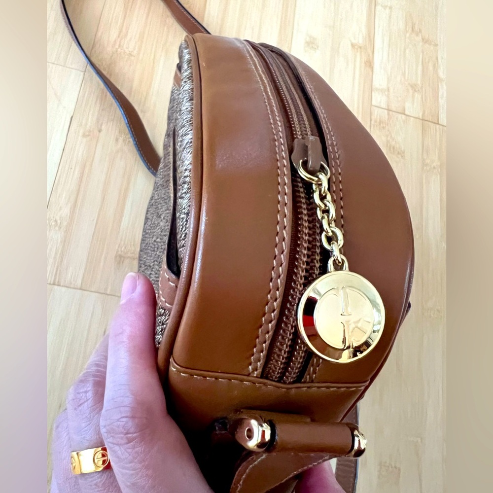 Gucci Vintage Silk Jacquard Signature Logo Crossbody/Shoulder Bag. - Picture 6 of 10